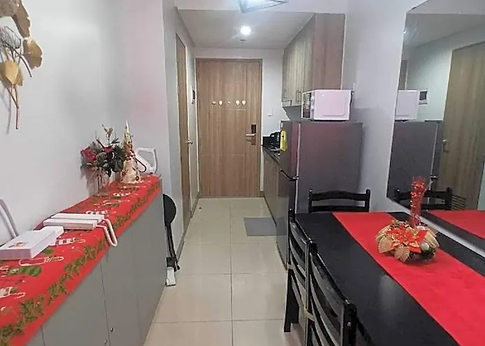 Staycation Near Moa By Cozypura With Pay Parking Hotel
