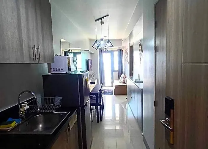 Hotel Staycation Near Moa By Cozypura With Pay Parking